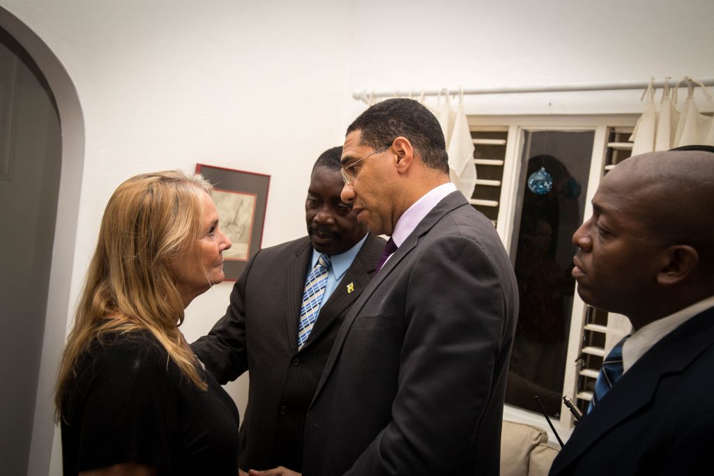 Prime Minister meets with Family of Slain Police Officers and US Missionaries