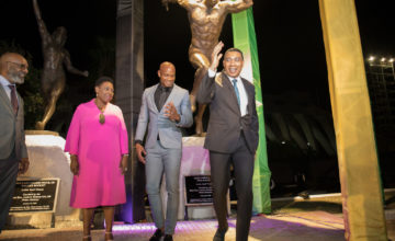 PM Holness Hails Sub-10 King Asafa Powell
