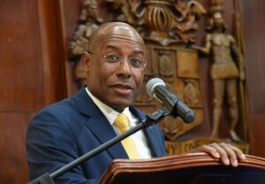Business Minister Calls on Private Sector to Work Closer with MIIC on Policy
