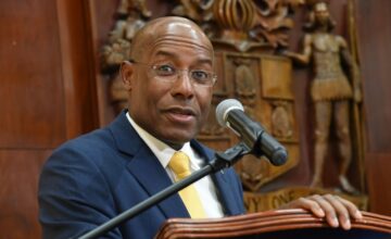 Business Minister Urges Commercial Banks to Reduce Lending Rates