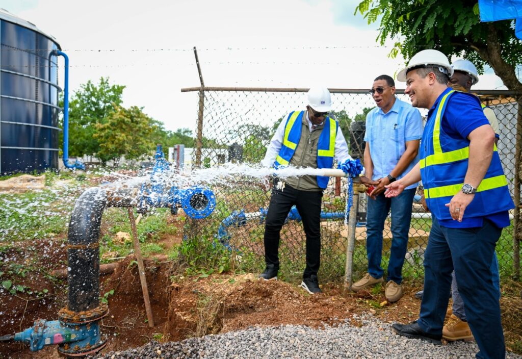 Commissioning Ceremony: Runnit and Middle Quarters Pipeline Projects